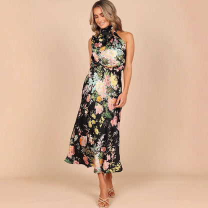 Ermeløs Kjole Med Trykk Og Halterneck