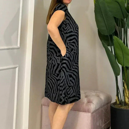 🌸 Sommerlig bohemsk blomsterkjole med rund hals