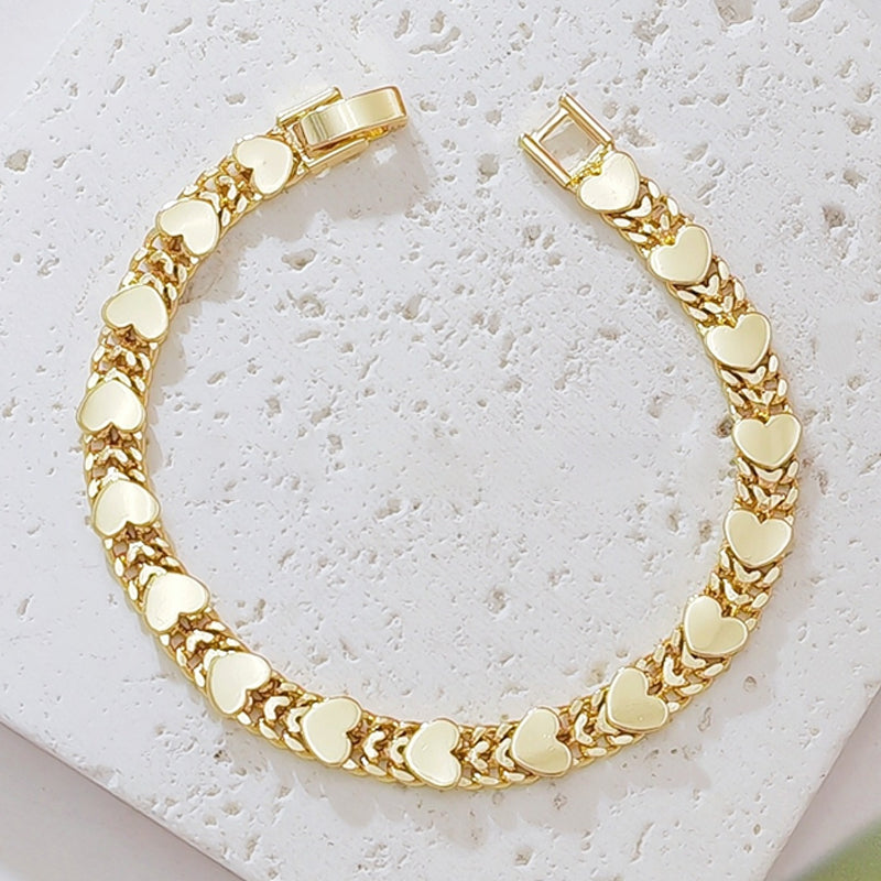 Elegant armbånd med hjerteformede lenker for kvinner
