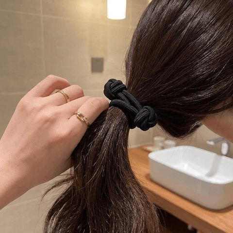 Lag uanstrengt fulle, sikre og stilige frisyrer med PonyKnot